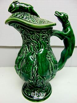 Pichet / cruche d'eau verte en céramique portugaise subtile vintage Chasse au lapin
