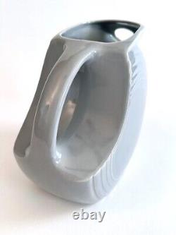 Pichet d'eau Fiesta ware en céramique avec glaçure grise d'origine