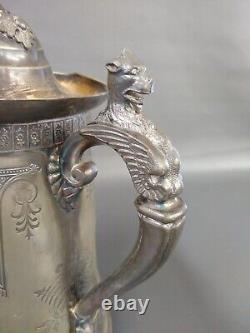 Pichet d'eau doublé en argent plaqué de Simpson Hall Miller antique avec des ailes de griffon