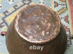 Pichet en cuivre vintage de grande taille martelé à la main avec patine originale, vase en cuivre, cruche à eau