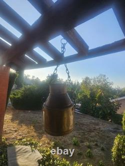 Pichet en cuivre vintage martelé à la main vase original avec patine ancienne vieux pichet à eau avec chaîne