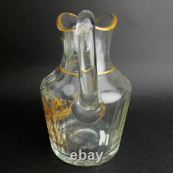 Pichet en verre doré décoré de style bohémien ou vénitien du 19e siècle avec couple en cour.