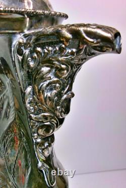 Pichets à eau inclinables en argent argenté ancien de la Monarch Silver Co. avec insert en porcelaine