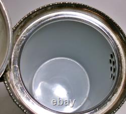 Pichets à eau inclinables en argent argenté ancien de la Monarch Silver Co. avec insert en porcelaine