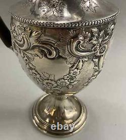 Sebastian & James Crespell Cruche en argent anglais Sterling pour eau/vin vers 1774 Londres