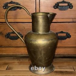 Vase à eau en laiton martelé VTG Maudoux Dinant Hollande 15.5 T