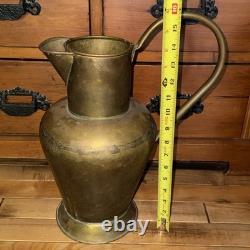 Vase à eau en laiton martelé VTG Maudoux Dinant Hollande 15.5 T