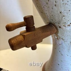 Vasque en grès VTG pour eau et vin 22 avec couvercle et robinet en bois fait à la main