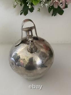 Vasque en métal couleur argent vintage, cruche ou botijo à eau ou à huile, faite à la main