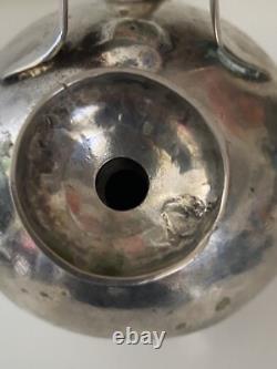 Vasque en métal couleur argent vintage, cruche ou botijo à eau ou à huile, faite à la main