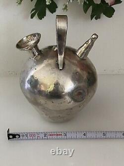 Vasque en métal couleur argent vintage, cruche ou botijo à eau ou à huile, faite à la main